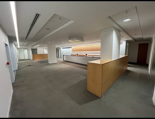 2,004M² OFFICE TO LET IN FORESHORE